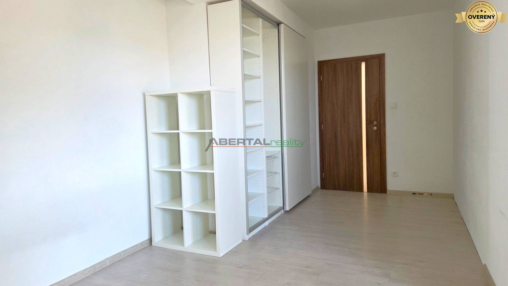 Sale Three bedroom apartment, Three bedroom apartment, Svätej rodiny,