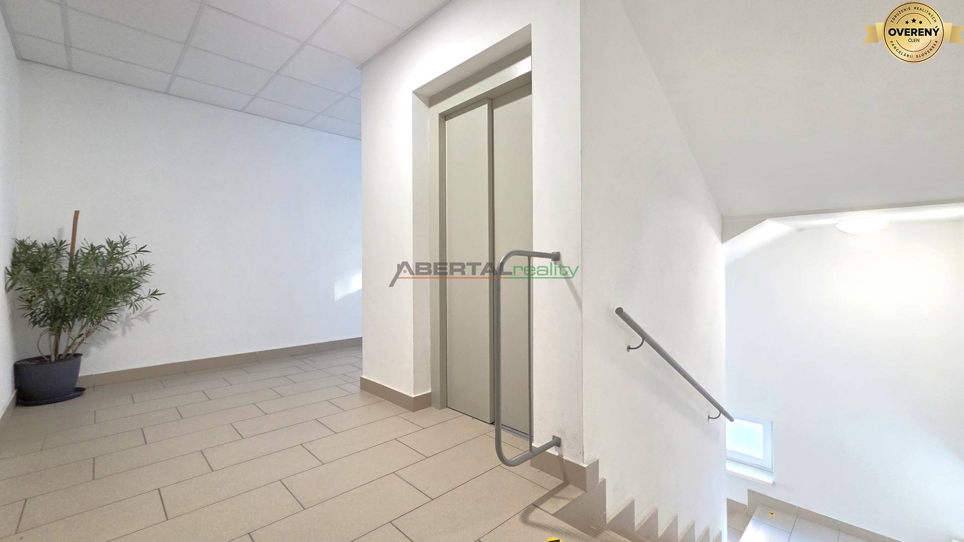 Sale Three bedroom apartment, Three bedroom apartment, Svätej rodiny,