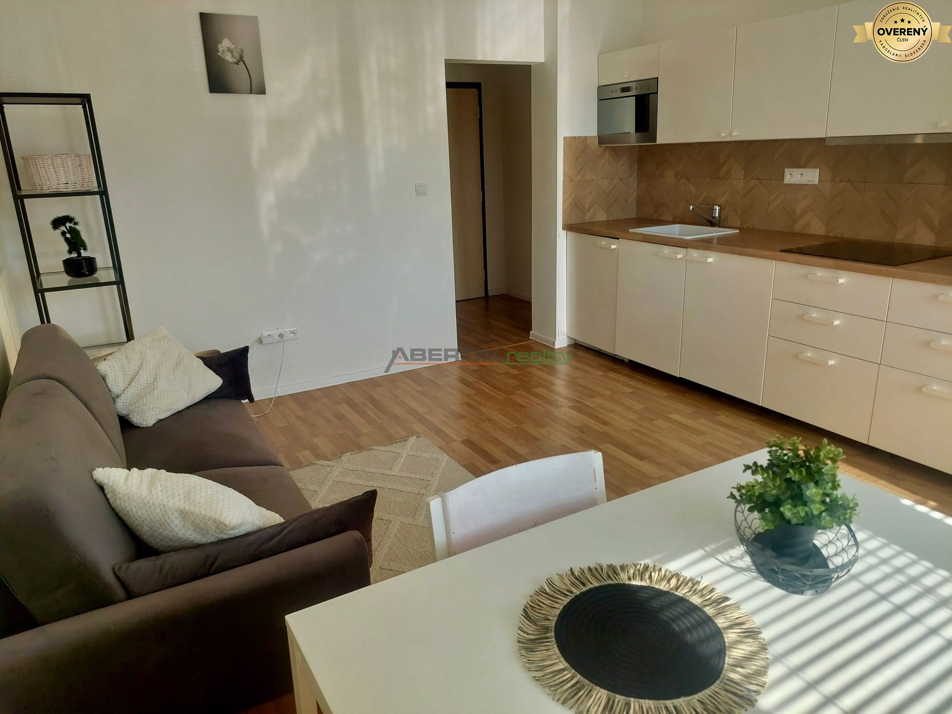 Rent One bedroom apartment, One bedroom apartment, Hlaváčikova, Bratis
